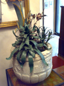 vaso in marmo con fiori cod76